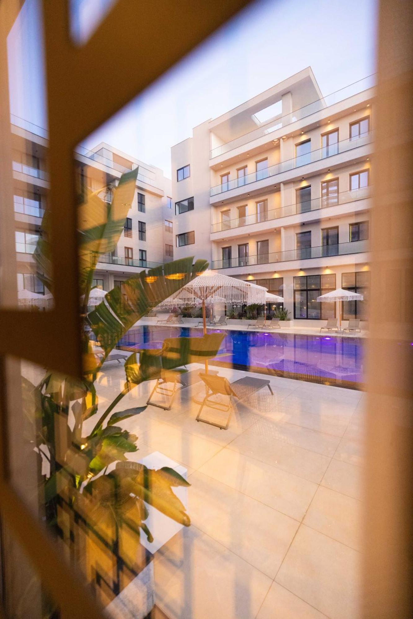 Tris3 Hotel Radhimë Esterno foto