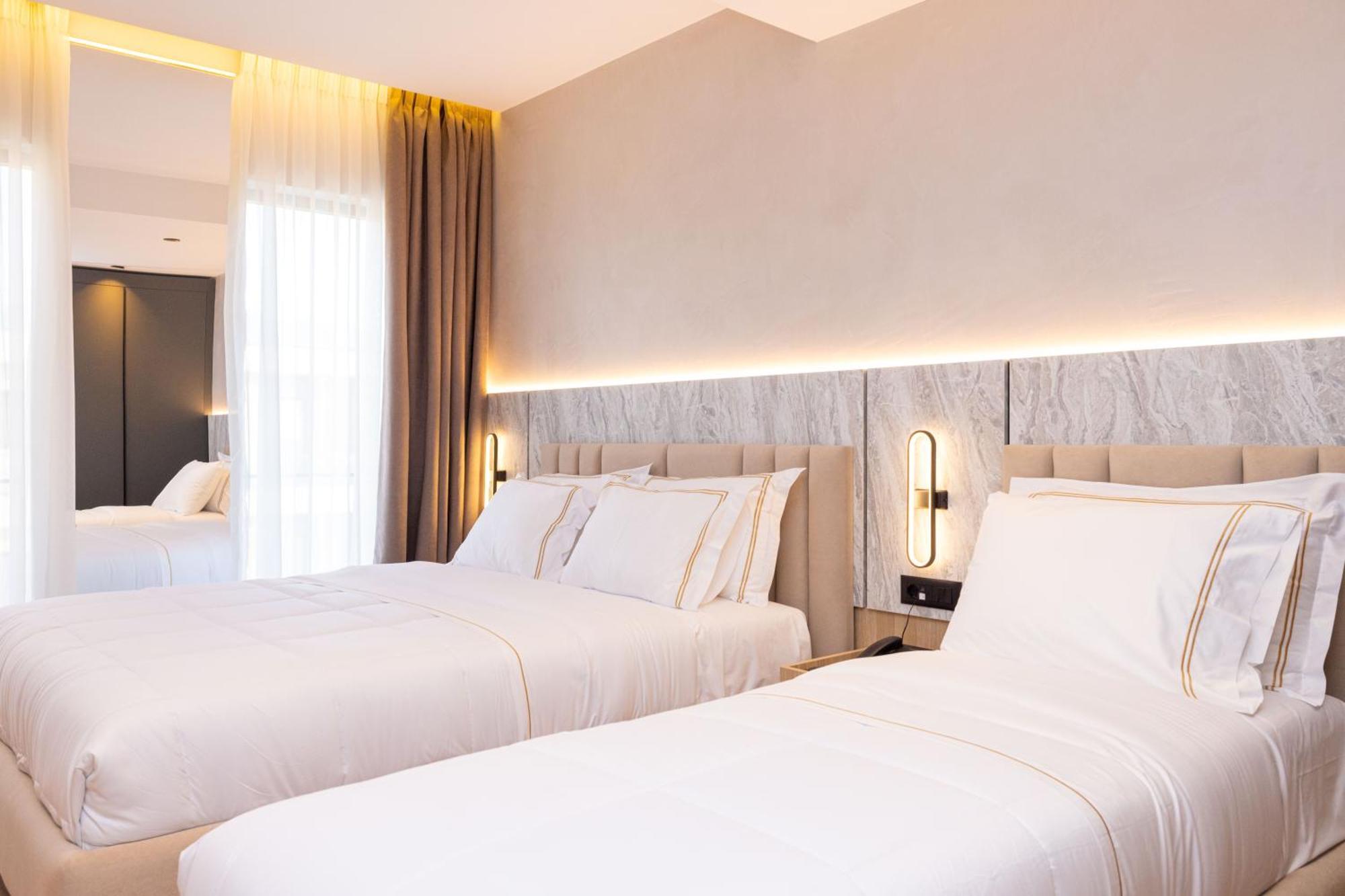 Tris3 Hotel Radhimë Esterno foto
